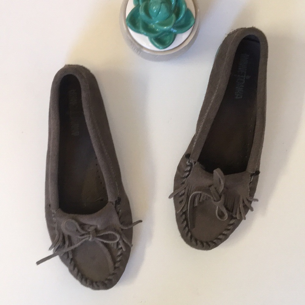 Minnetonka | Suede Loafer Fringe Flats In Grey